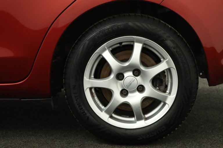 Toyota Yaris - 1.3 VVT-i Aspiration 38