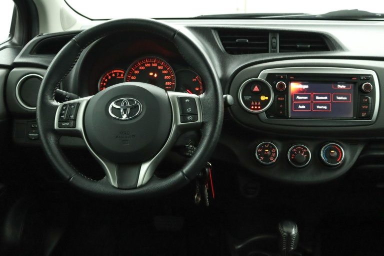 Toyota Yaris - 1.3 VVT-i Aspiration 57