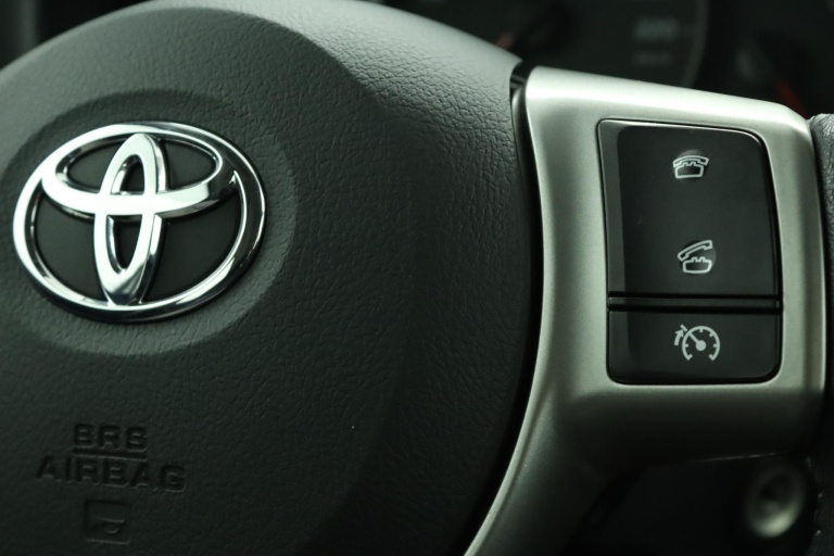Toyota Yaris - 1.3 VVT-i Aspiration 21
