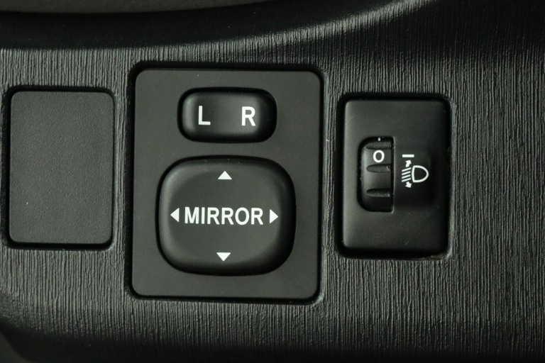 Toyota Yaris - 1.3 VVT-i Aspiration 29