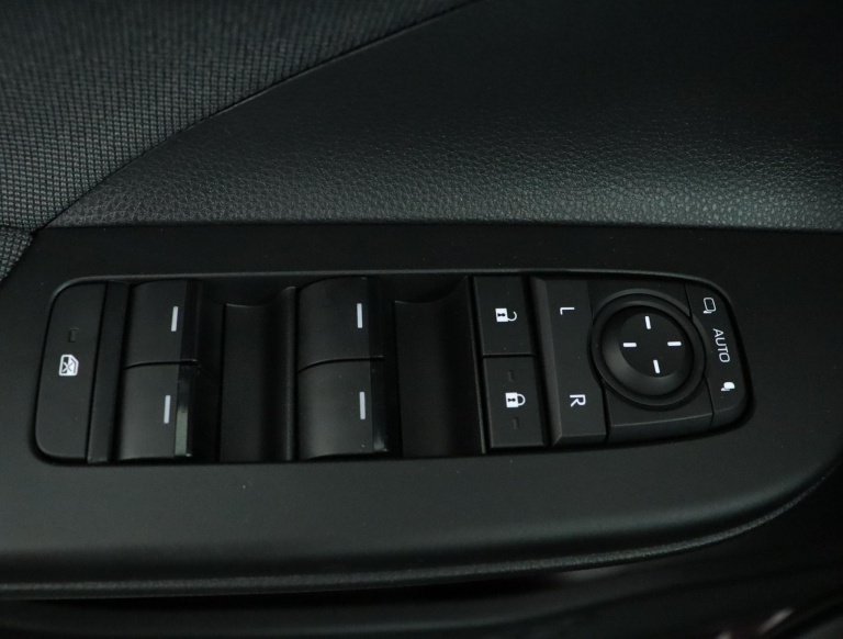 Toyota C-HR - 1.8 Hybrid 140 Business Plus 29