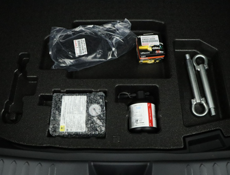 Toyota C-HR - 1.8 Hybrid 140 Business Plus 34