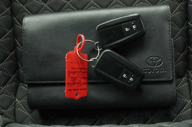 Toyota C-HR - 1.8 Hybrid Executive 11