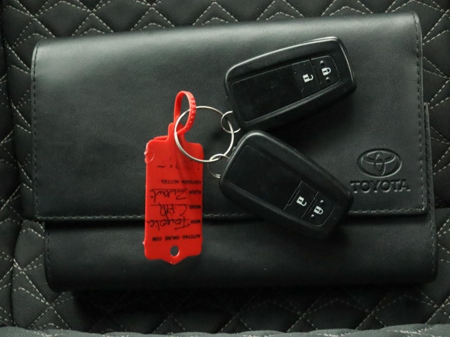 Toyota C-HR - 1.8 Hybrid Executive