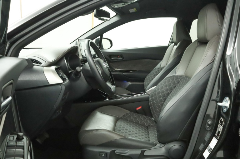 Toyota C-HR - 1.8 Hybrid Executive 17