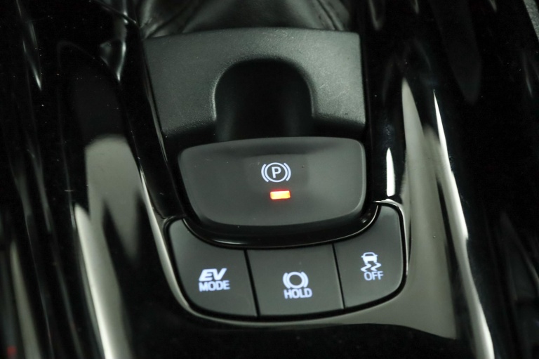 Toyota C-HR - 1.8 Hybrid Executive 65