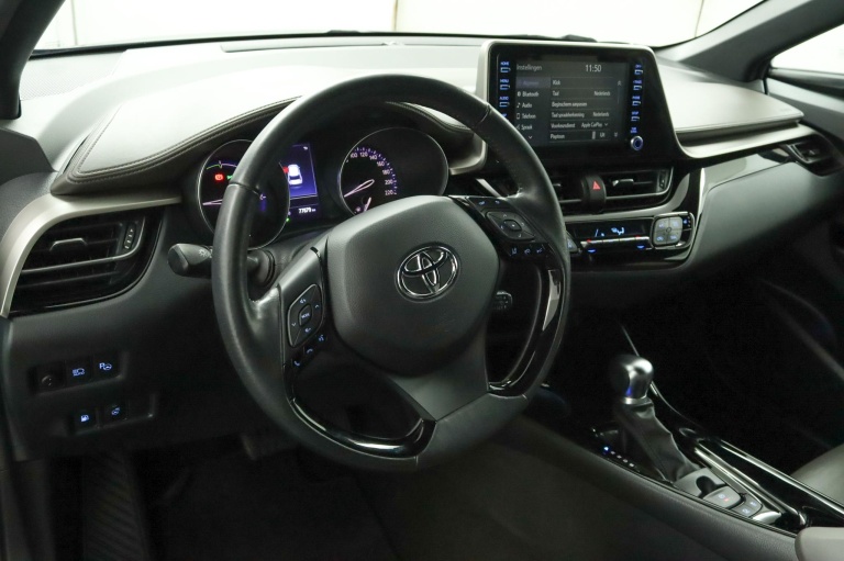 Toyota C-HR - 1.8 Hybrid Executive 67