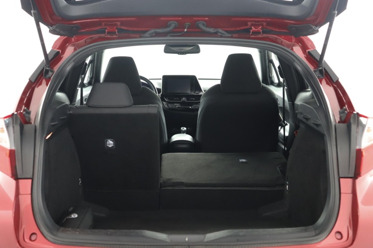 Toyota C-HR - 1.8 Hybrid Business Intro 25