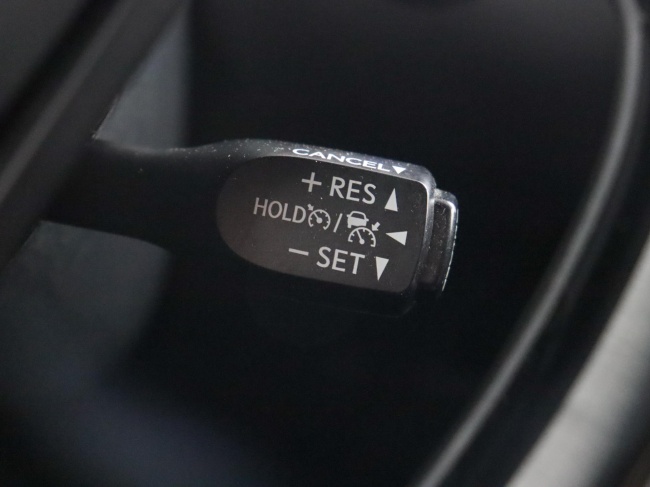 Toyota C-HR - 1.8 Hybrid Business Intro