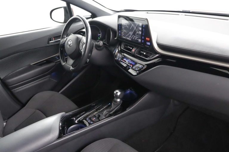 Toyota C-HR - 1.8 Hybrid Business Intro 59