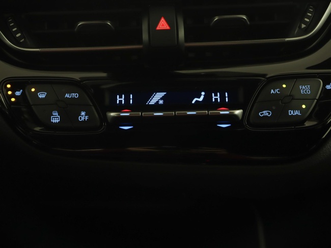 Toyota C-HR - 1.8 Hybrid Business Intro