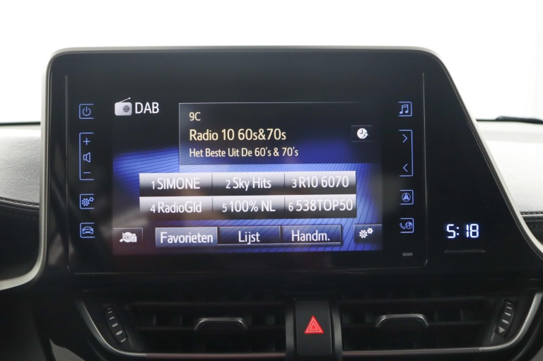 Toyota C-HR - 1.8 Hybrid Business Intro 8