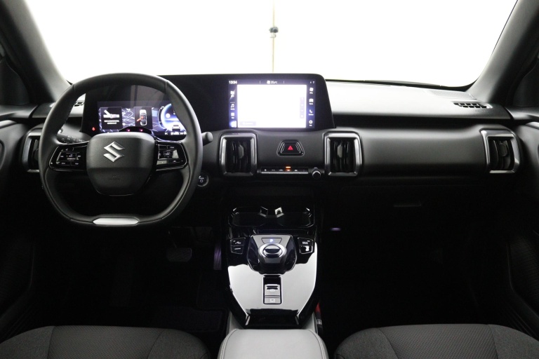 Suzuki e VITARA - Select 61 kWh 11