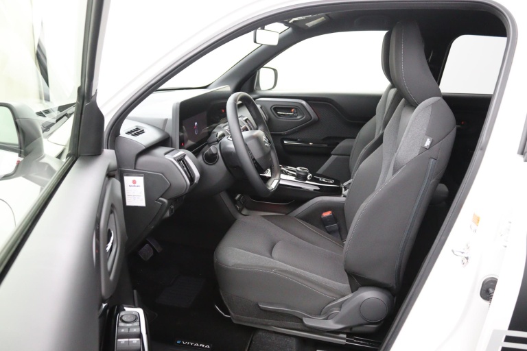Suzuki e VITARA - Select 61 kWh 9