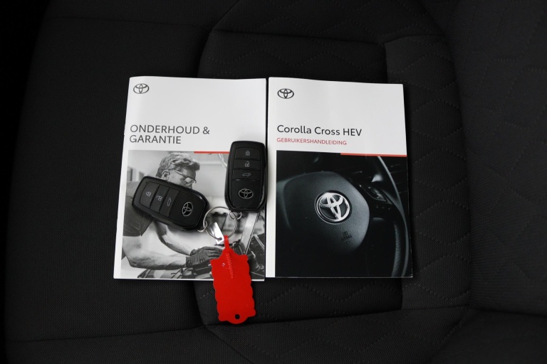 Toyota Corolla Cross - Hybrid 140 Style 11