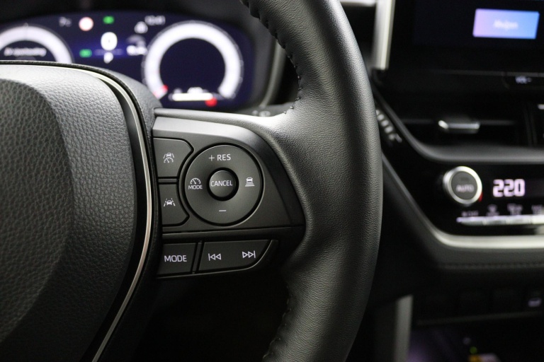 Toyota Corolla Cross - Hybrid 140 Style 21