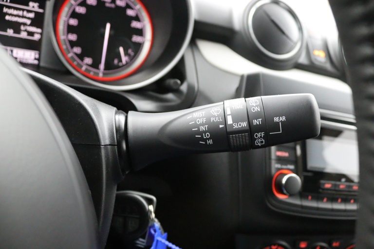 Suzuki Swift - 1.2 Comfort Smart Hybrid 18