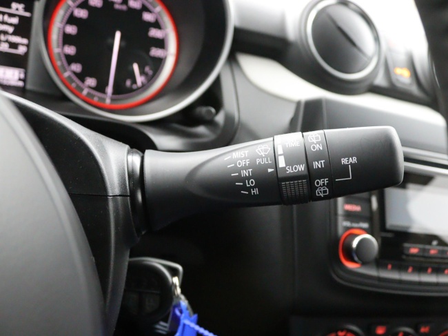 Suzuki Swift - 1.2 Comfort Smart Hybrid