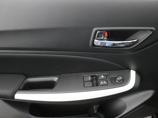 Suzuki Swift - 1.2 Comfort Smart Hybrid