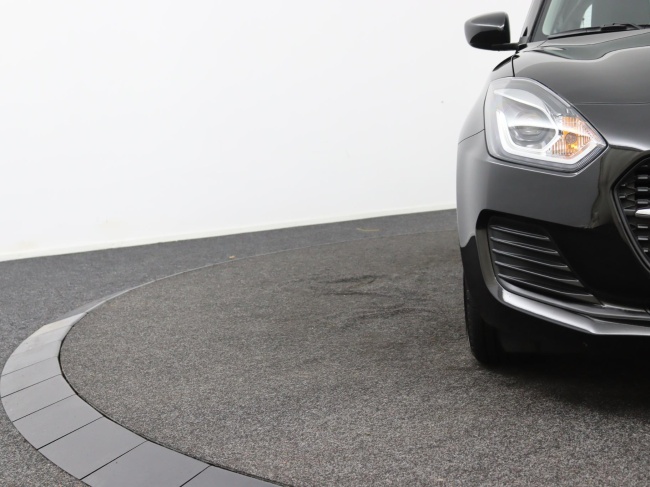 Suzuki Swift - 1.2 Comfort Smart Hybrid