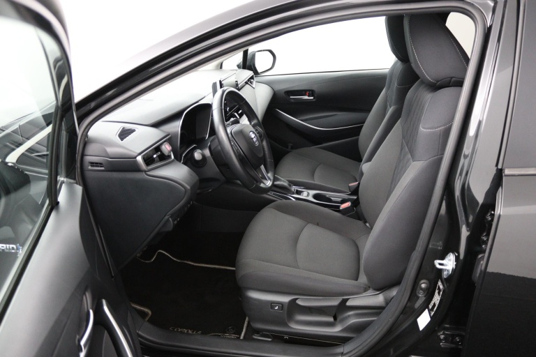 Toyota Corolla - 1.8 Hybrid Dynamic 17