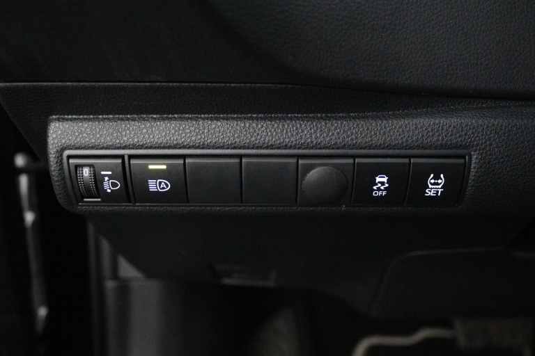 Toyota Corolla - 1.8 Hybrid Dynamic 26