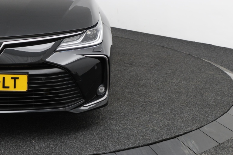 Toyota Corolla - 1.8 Hybrid Dynamic 32