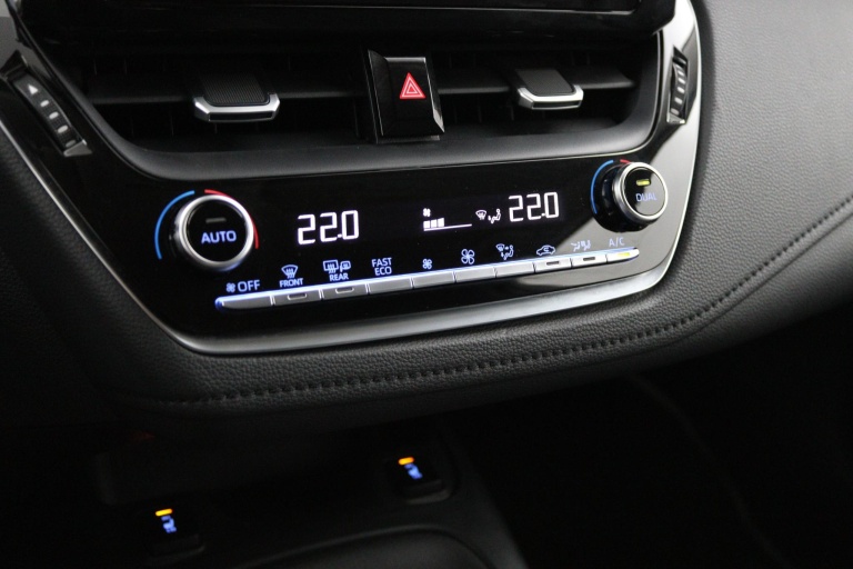 Toyota Corolla - 1.8 Hybrid Dynamic 7