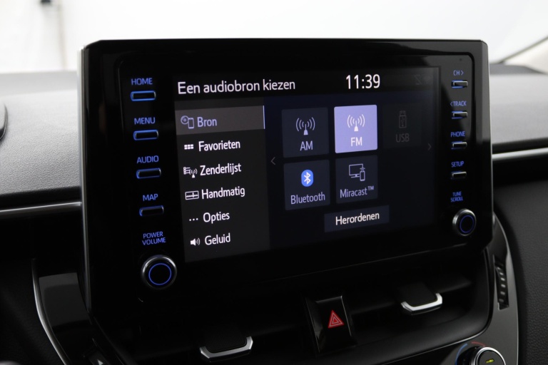 Toyota Corolla - 1.8 Hybrid Dynamic 8