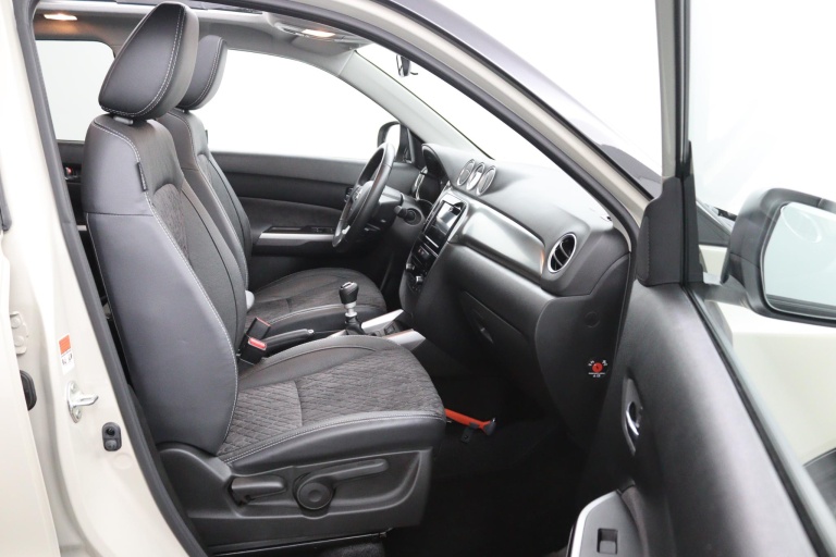 Suzuki Vitara - 1.4 Boosterjet Style Smart Hybrid 10
