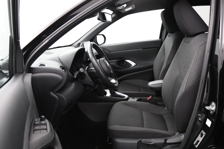 Toyota Yaris Cross - 1.5 Hybrid Dynamic plus 17