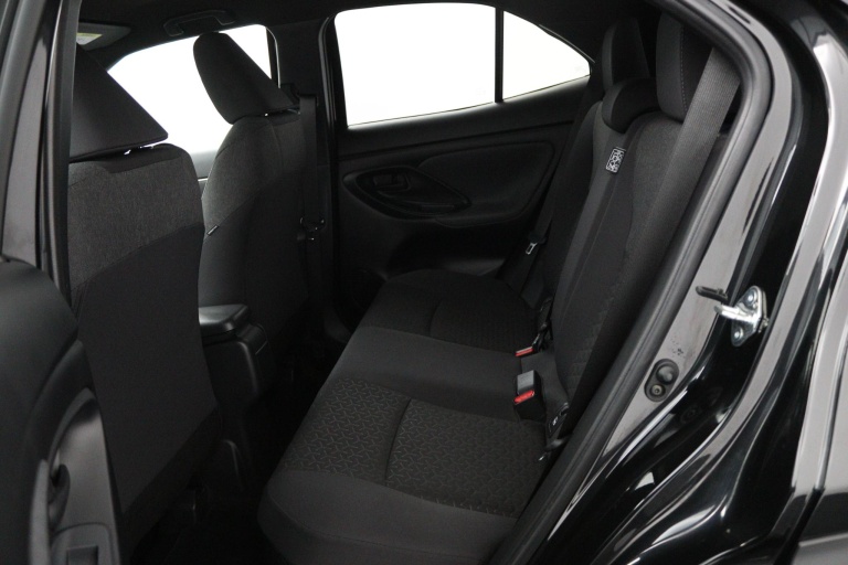 Toyota Yaris Cross - 1.5 Hybrid Dynamic plus 18