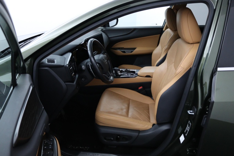 Lexus NX - 450h+ AWD Executive Line 16