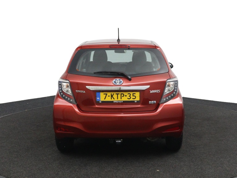 Toyota Yaris - 1.5 Full Hybrid Aspiration 8