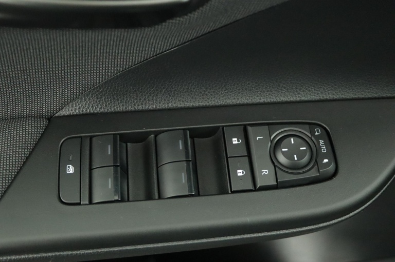 Toyota C-HR - 1.8 Hybrid 140 Dynamic 32