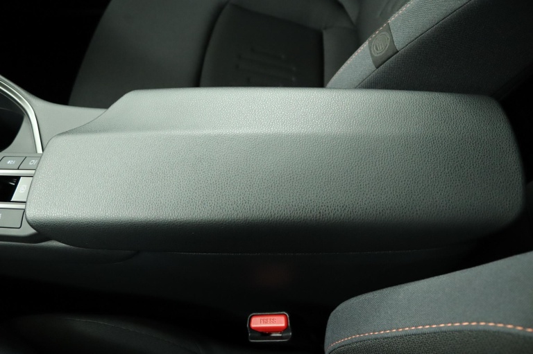 Toyota C-HR - 1.8 Hybrid 140 Dynamic 57