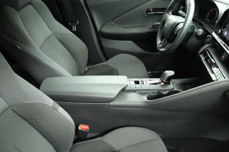 Toyota C-HR - 1.8 Hybrid 140 Dynamic 64