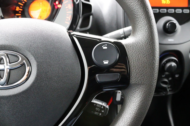 Toyota Aygo - 1.0 VVT-i x-fun 16