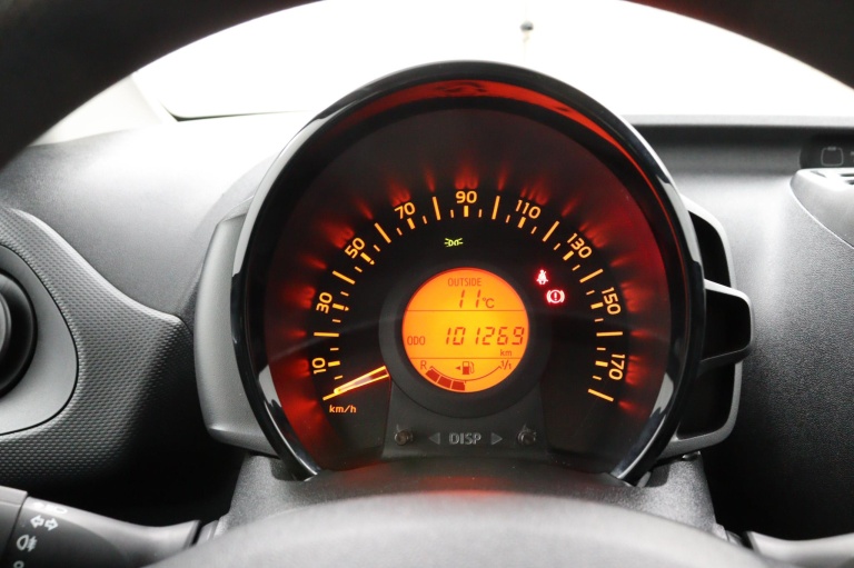 Toyota Aygo - 1.0 VVT-i x-fun 19