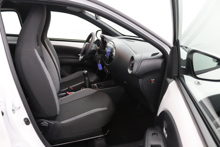 Toyota Aygo X - 1.0 VVT-i MT Play 10