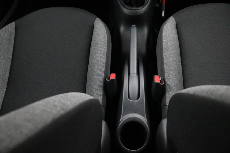 Toyota Aygo X - 1.0 VVT-i MT Play 34