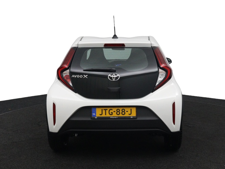 Toyota Aygo X - 1.0 VVT-i MT Play 8