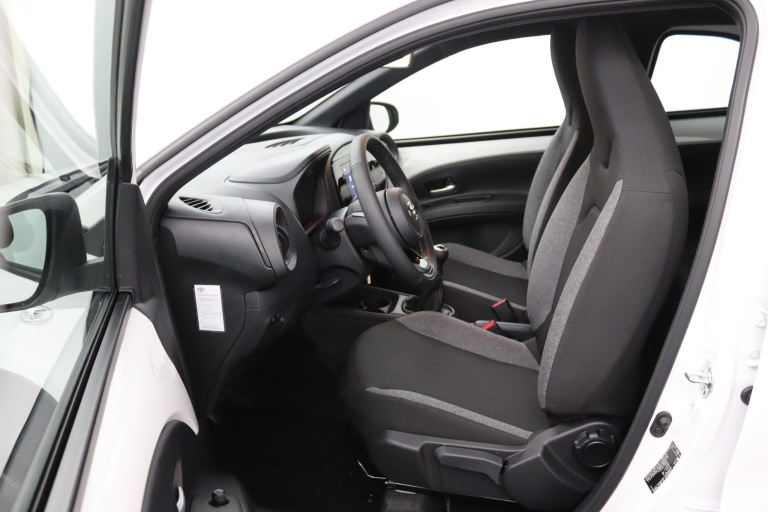 Toyota Aygo X - 1.0 VVT-i MT Play 9