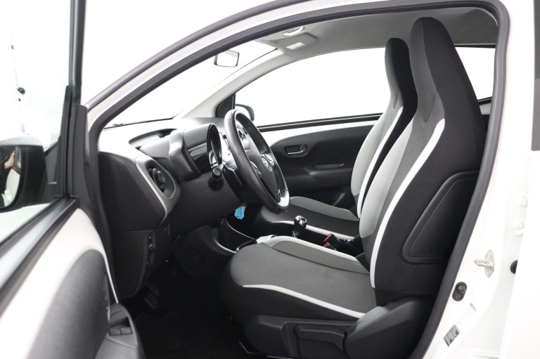 Toyota Aygo - 1.0 VVT-i x-play 16