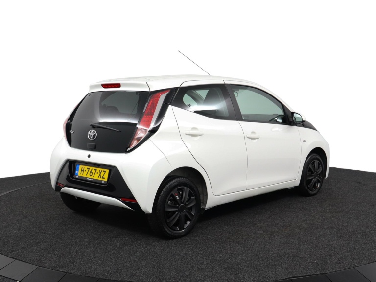 Toyota Aygo - 1.0 VVT-i x-play 2