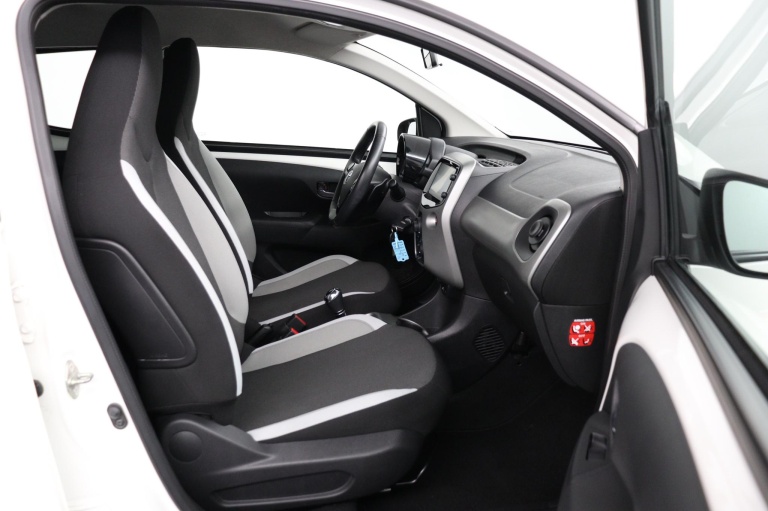 Toyota Aygo - 1.0 VVT-i x-play 21