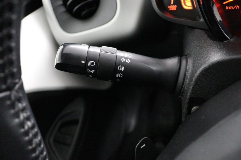 Toyota Aygo - 1.0 VVT-i x-play 29