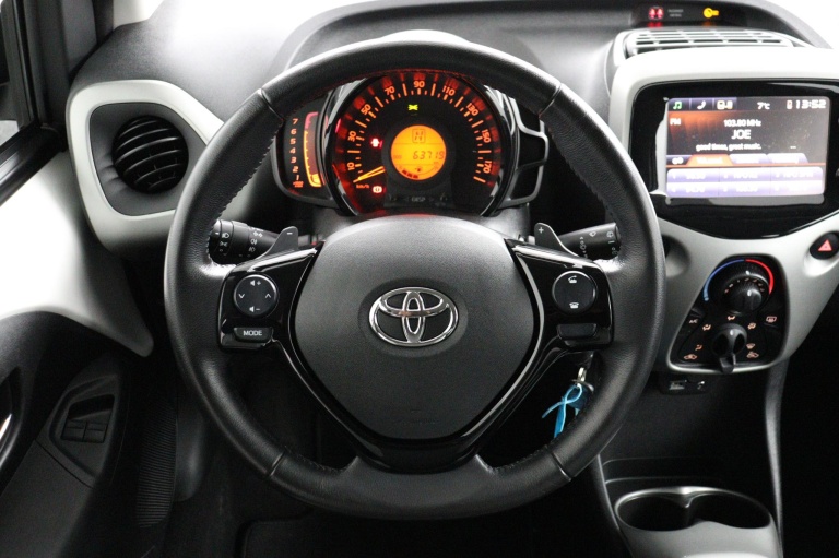 Toyota Aygo - 1.0 VVT-i x-play 44