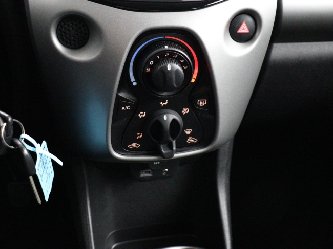 Toyota Aygo - 1.0 VVT-i x-play