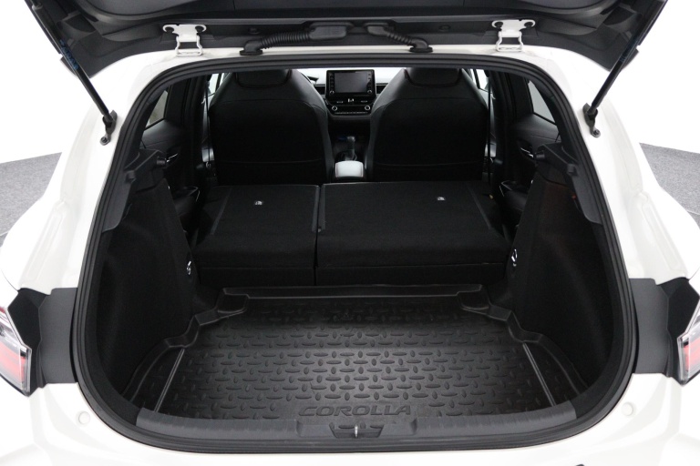 Toyota Corolla - 1.8 Hybrid Executive 26